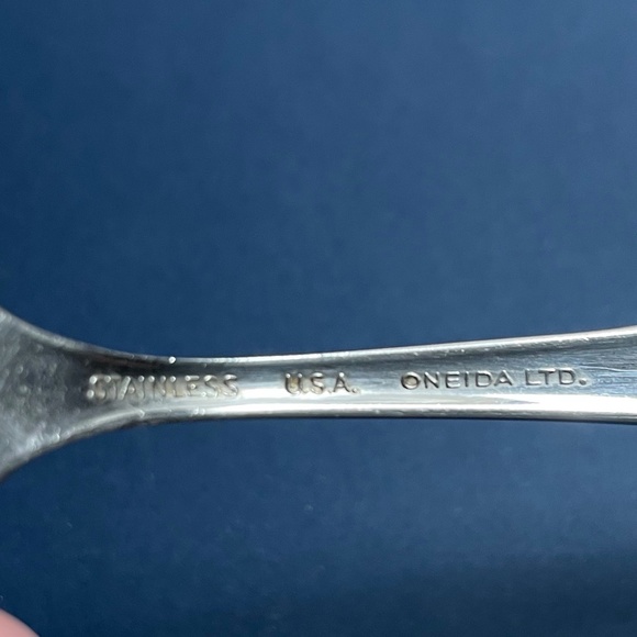 Oneida Stainless Flatware Rose Duet Pattern 4 Teaspoons HTF Pattern Made in USA - Picture 5 of 7